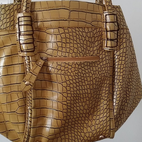 Purse - Picture 2 of 3